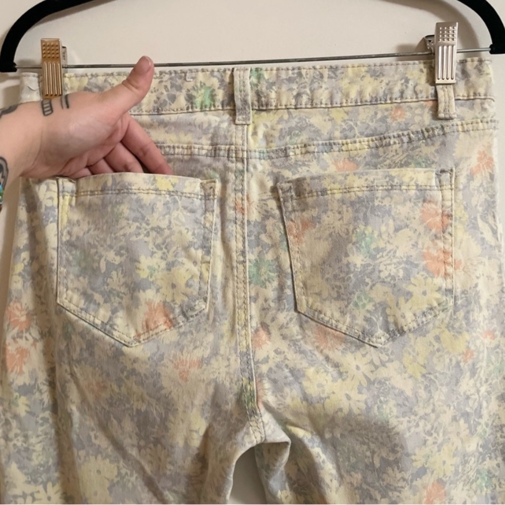 Floral Jeans 🌼 Roz & Ali - Picture 3 of 4